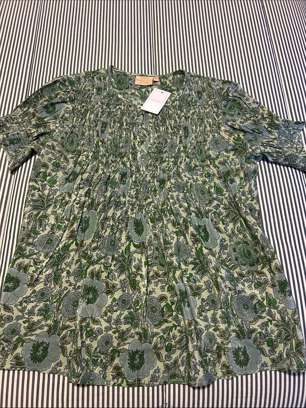 Rungolee Floral Short-Sleeve Blouse NWT Size XS